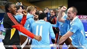 公务还是放松？纳赛尔出现在圣西罗现场观看米兰德比