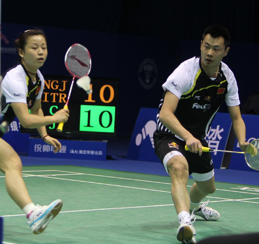 双赛场的佼 双赛场的佼